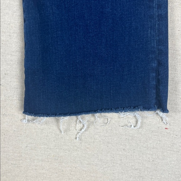 Frame Le Crop Mini Boot Jean with raw hem
Size: 32 - Picture 7 of 7